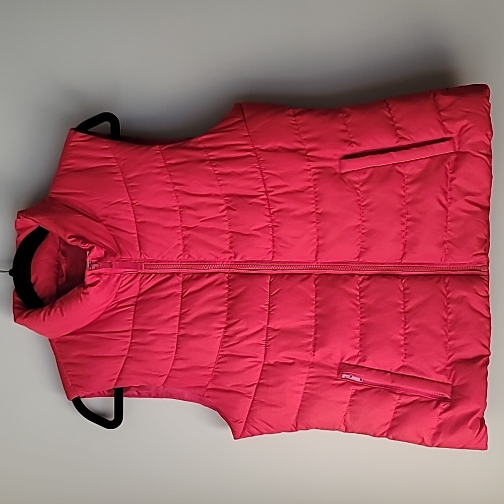 GAP ColdControl Puffer Vest – Women’s Medium (Bright Red / Water Resistant)